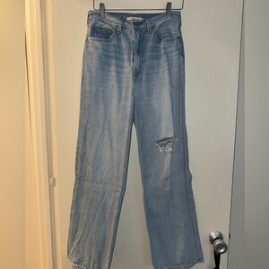 Levi’s High Loose Jean size 27 light wash